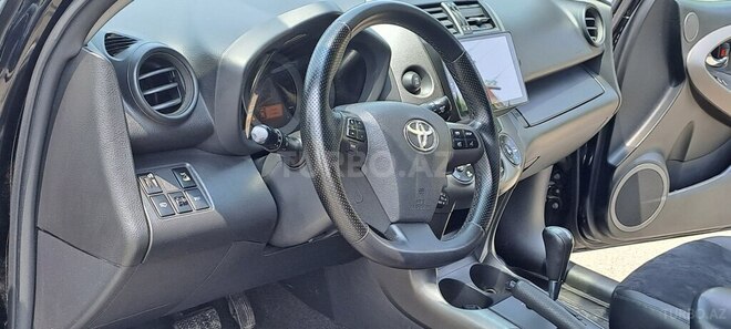 Toyota RAV4-17