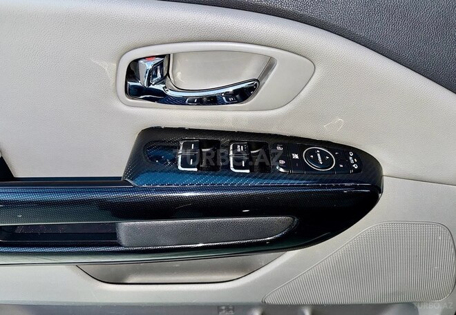 Kia Carnival-9