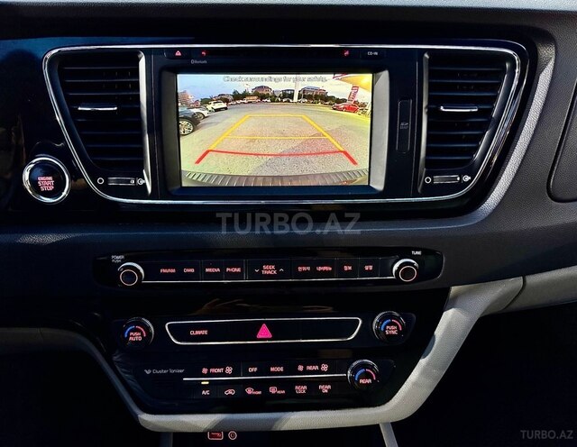 Kia Carnival-17