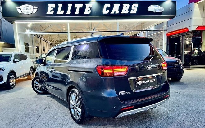 Kia Carnival-5