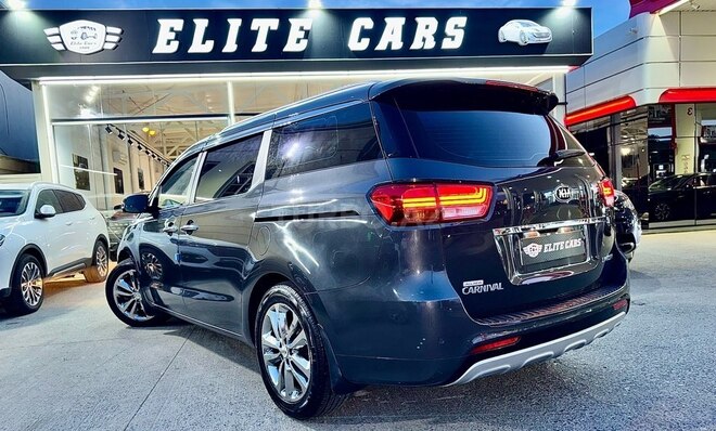 Kia Carnival-7