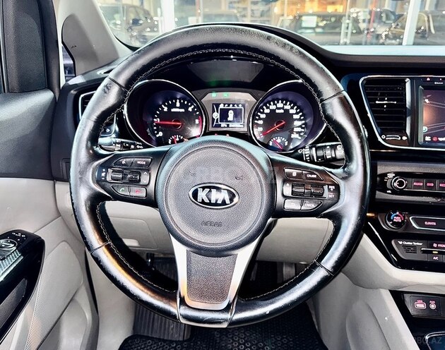 Kia Carnival-23