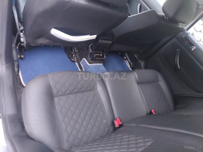 Volkswagen Golf 1998, 278,000 km - 2.0 l - Şəki
