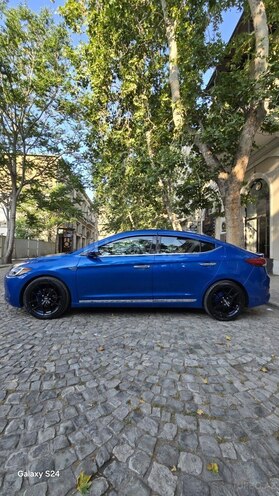 Hyundai Elantra 2017, 119,800 km - 2.0 л - Bakı