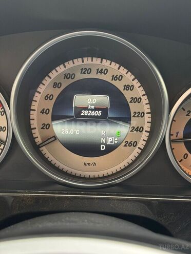 Mercedes E 250 4MATIC 2013, 283,000 km - 2.2 l - Bakı