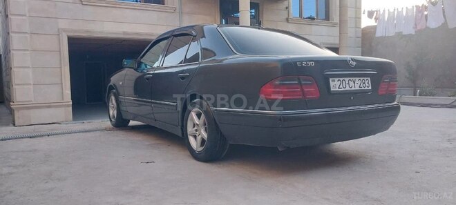 Mercedes E 230 1995, 493,000 km - 2.3 l - Bakı