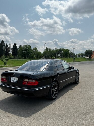 Mercedes E 320 2001, 331,000 km - 3.2 l - Gəncə