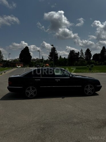 Mercedes E 320 2001, 331,000 km - 3.2 l - Gəncə