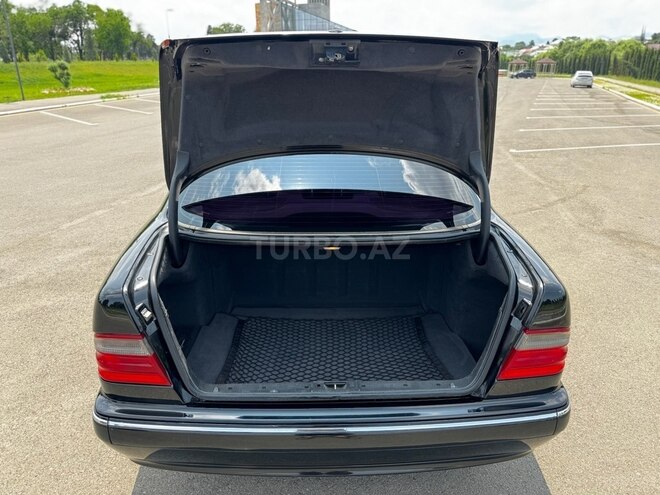 Mercedes E 320 2001, 331,000 km - 3.2 l - Gəncə