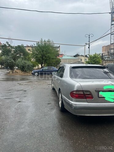Mercedes E 200 1999, 255,000 km - 2.0 л - Bakı