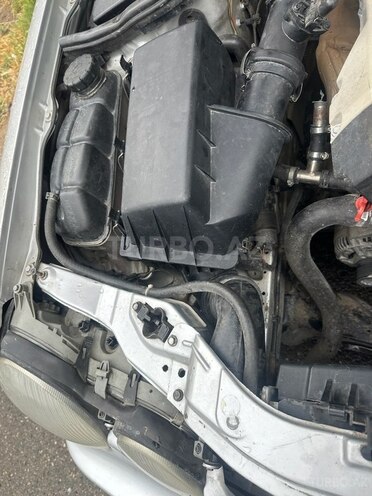 Mercedes E 200 1999, 255,000 km - 2.0 л - Bakı