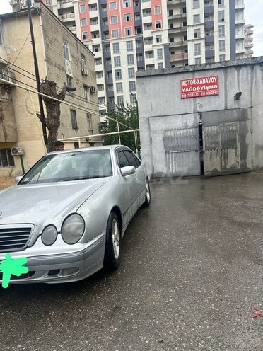Mercedes E 200 1999, 255,000 km - 2.0 л - Bakı