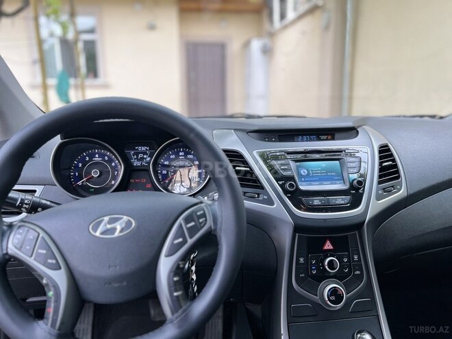 Hyundai Elantra 2015, 123,000 km - 1.8 l - Bakı