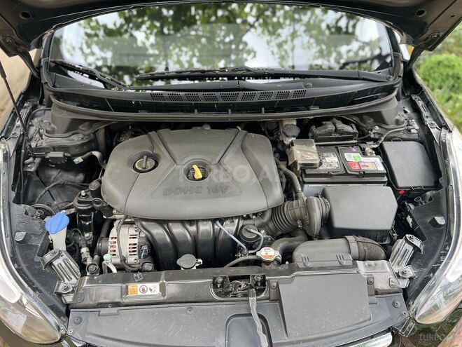 Hyundai Elantra 2015, 123,000 km - 1.8 l - Bakı