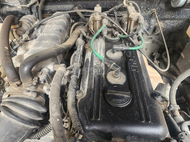 GAZ 24 1988, 84,000 km - 2.5 l - Bakı