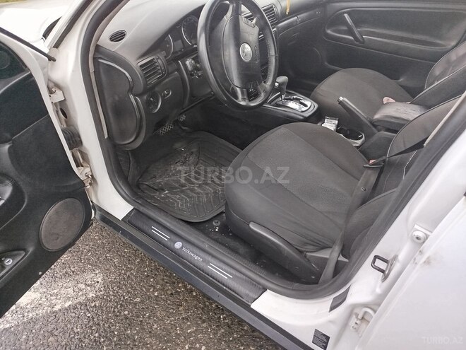 Volkswagen Passat-13