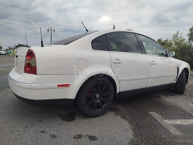 Volkswagen Passat-8
