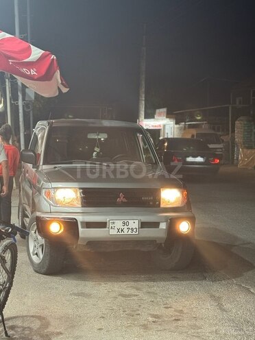 Mitsubishi Pajero io 1999, 469,000 km - 2.0 l - Bakı