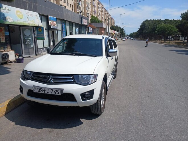 Mitsubishi L200 2013, 200,000 km - 2.5 l - Bakı