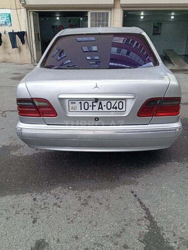 Mercedes E 220 d 2001, 640,000 km - 2.2 л - Bakı