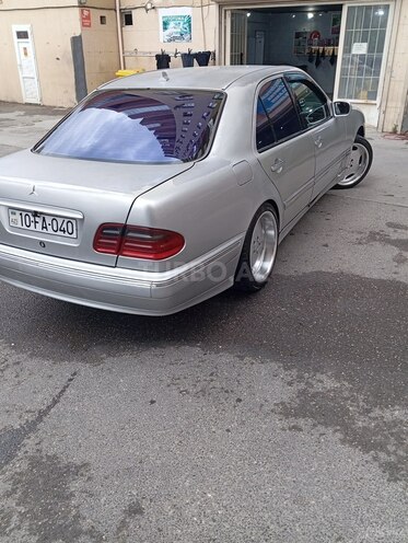 Mercedes E 220 d 2001, 640,000 km - 2.2 л - Bakı