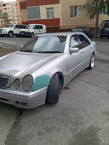 Mercedes E 220 d 2001, 640,000 km - 2.2 л - Bakı