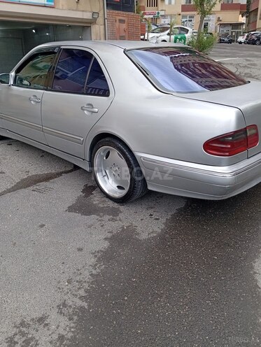 Mercedes E 220 d 2001, 640,000 km - 2.2 л - Bakı