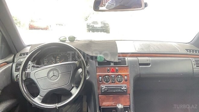Mercedes E 240 1998, 400,000 km - 2.4 l - Bakı