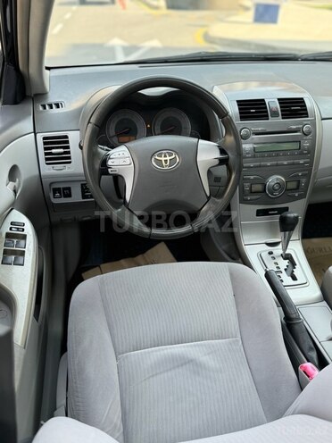 Toyota Corolla 2010, 215,000 km - 1.8 l - Bakı