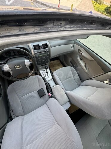 Toyota Corolla 2010, 215,000 km - 1.8 l - Bakı