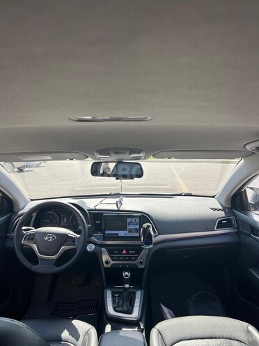 Hyundai Avante 2016, 260,000 km - 1.6 l - Bakı