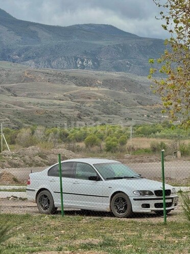 BMW 320 2002, 210,000 km - 2.2 л - Bakı