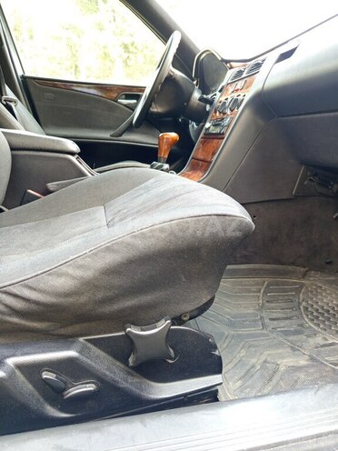 Mercedes E 200 1999, 400,000 km - 2.0 l - Tovuz