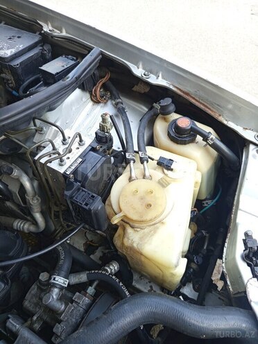 Mercedes E 200 1999, 400,000 km - 2.0 l - Tovuz