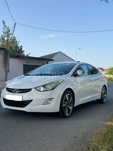 Hyundai Elantra 2011, 183,000 km - 1.8 l - 