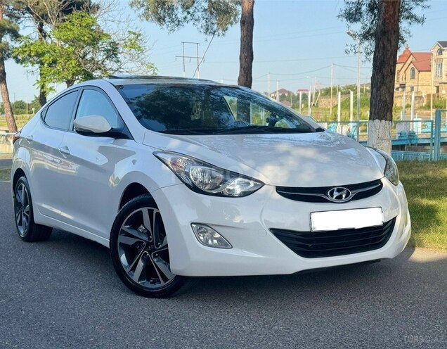 Hyundai Elantra 2011, 183,000 km - 1.8 l - 
