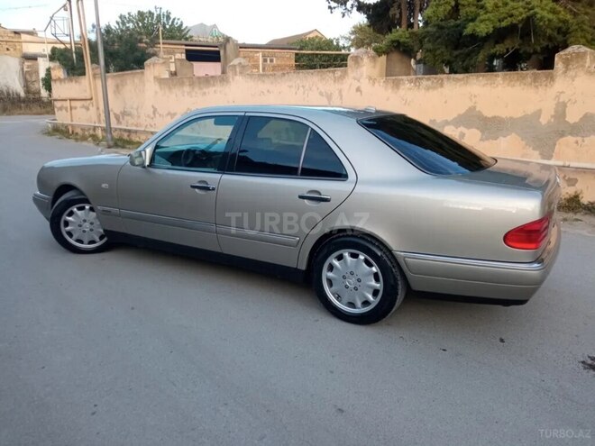 Mercedes E 240 1999, 321,000 km - 2.4 l - Bakı