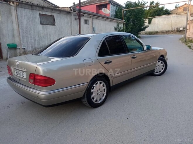 Mercedes E 240 1999, 321,000 km - 2.4 l - Bakı