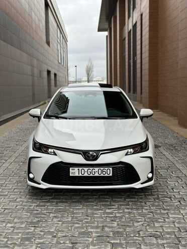 Toyota Corolla 2024, 9,000 km - 1.8 л - Bakı