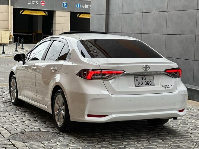 Toyota Corolla 2024, 9,000 km - 1.8 л - Bakı