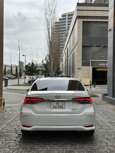Toyota Corolla 2024, 9,000 km - 1.8 л - Bakı