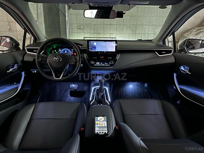 Toyota Corolla 2024, 9,000 km - 1.8 л - Bakı