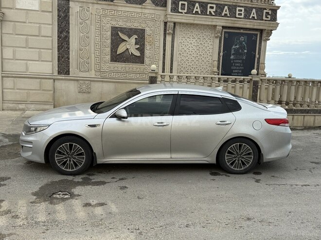 Kia K5-4