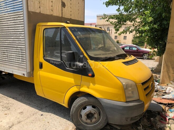 Ford Transit-2