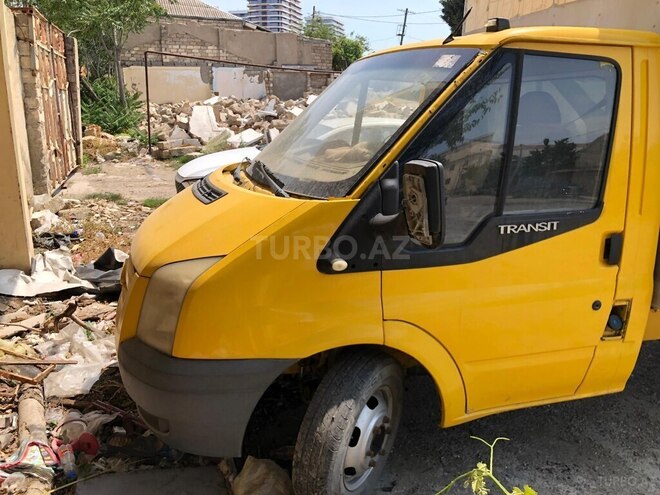 Ford Transit-6