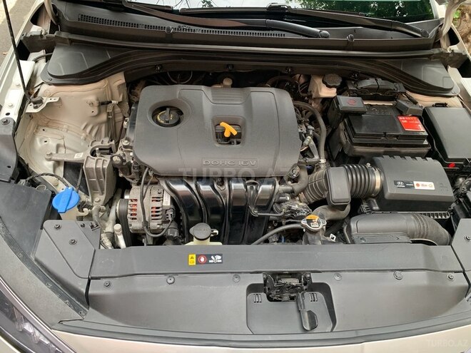 Hyundai Elantra 2019, 134,380 km - 2.0 l - Bakı