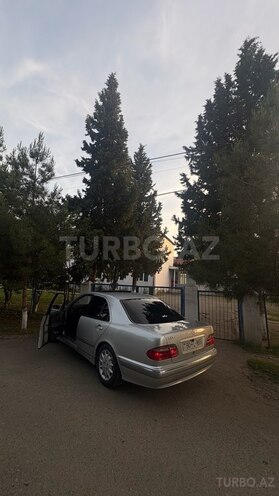 Mercedes E 240 1999, 361,256 km - 2.6 l - Bakı