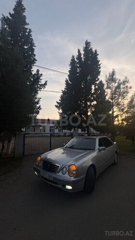Mercedes E 240 1999, 361,256 km - 2.6 l - Bakı