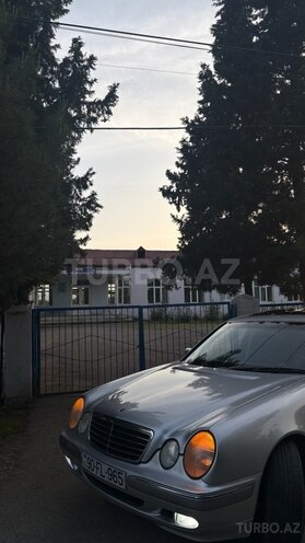 Mercedes E 240 1999, 361,256 km - 2.6 l - Bakı