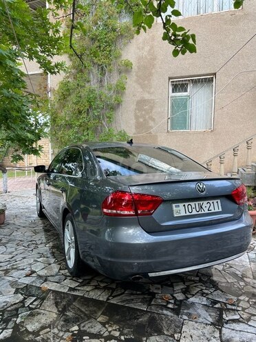 Volkswagen Passat 2013, 184,000 km - 1.8 л - Bakı